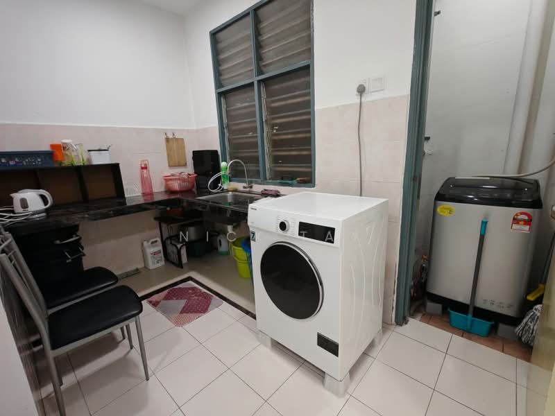 Apartment for Rent at Villa Krystal @ Bandar Selesa Jaya - Nick Tay - Kitchen - PropertyGuru.com.my