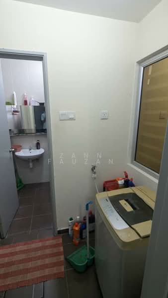 Rumah Teres untuk Dijual di Rawang (Selangor) - Zann Fauzan - Bathroom - PropertyGuru.com.my