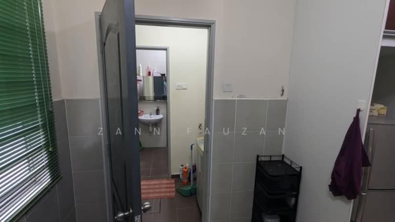 Rumah Teres untuk Dijual di Rawang (Selangor) - Zann Fauzan - Bathroom - PropertyGuru.com.my