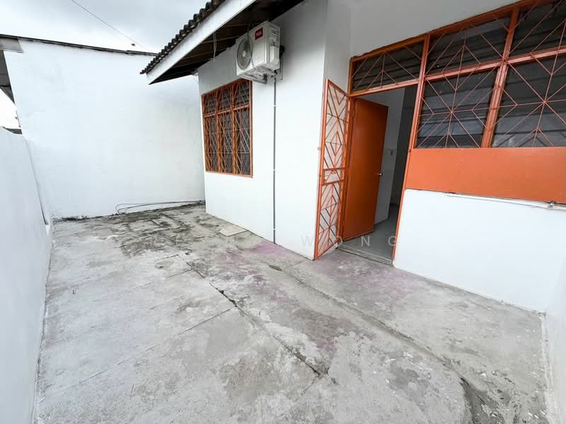 1-storey Terraced House for Rent in Taman Johor Jaya (Johor Bahru) - Reyna Wong - Exterior - PropertyGuru.com.my