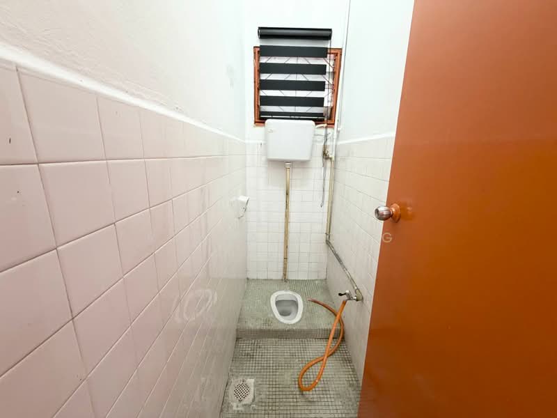 1-storey Terraced House for Rent in Taman Johor Jaya (Johor Bahru) - Reyna Wong - Bathroom - PropertyGuru.com.my