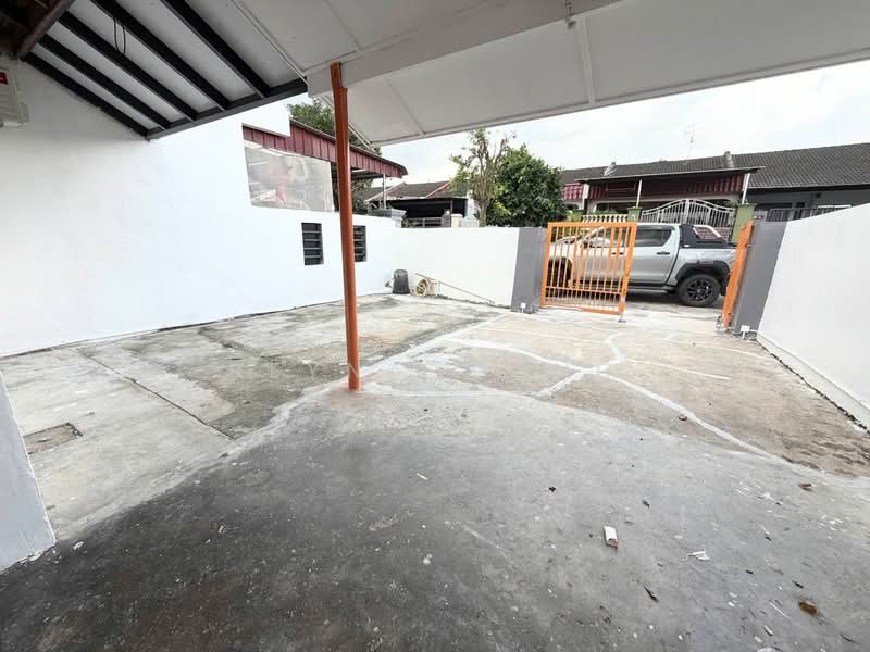 1-storey Terraced House for Rent in Taman Johor Jaya (Johor Bahru) - Reyna Wong - Exterior - PropertyGuru.com.my