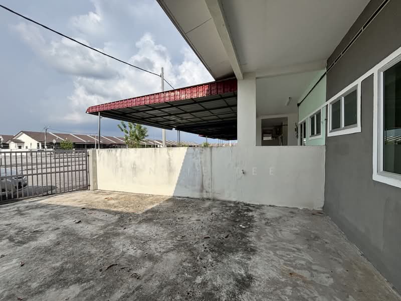 1-storey Terraced House for Sale in Teluk Intan (Perak) - Fennie Tee - Exterior - PropertyGuru.com.my