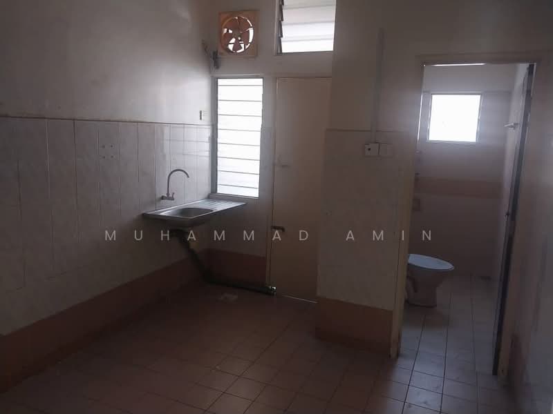 Rumah Teres 2 Tingkat untuk Dijual di Kapar (Selangor) - Muhammad Amin - Kitchen - PropertyGuru.com.my