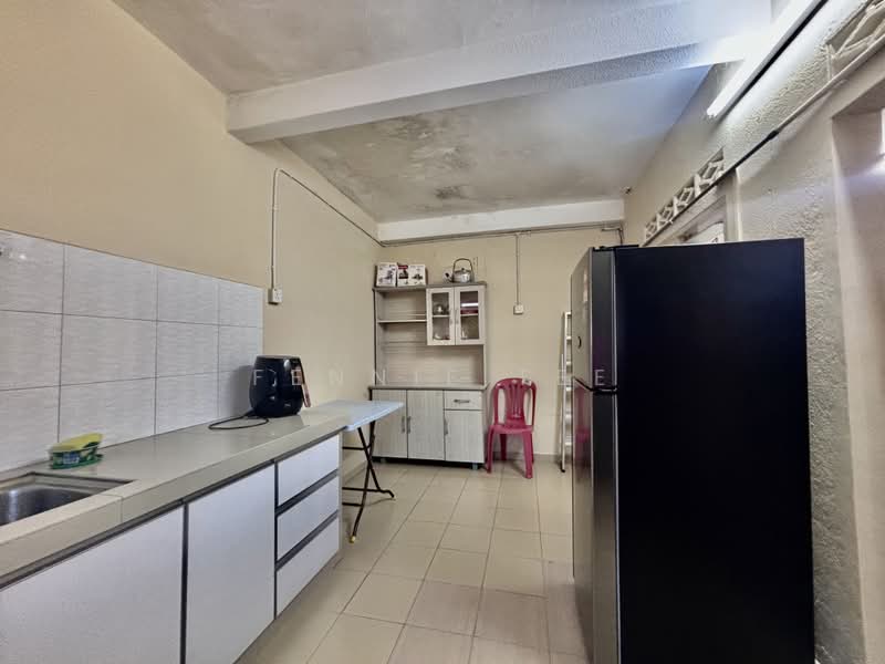 1-storey Terraced House for Sale in Teluk Intan (Perak) - Fennie Tee - Kitchen - PropertyGuru.com.my
