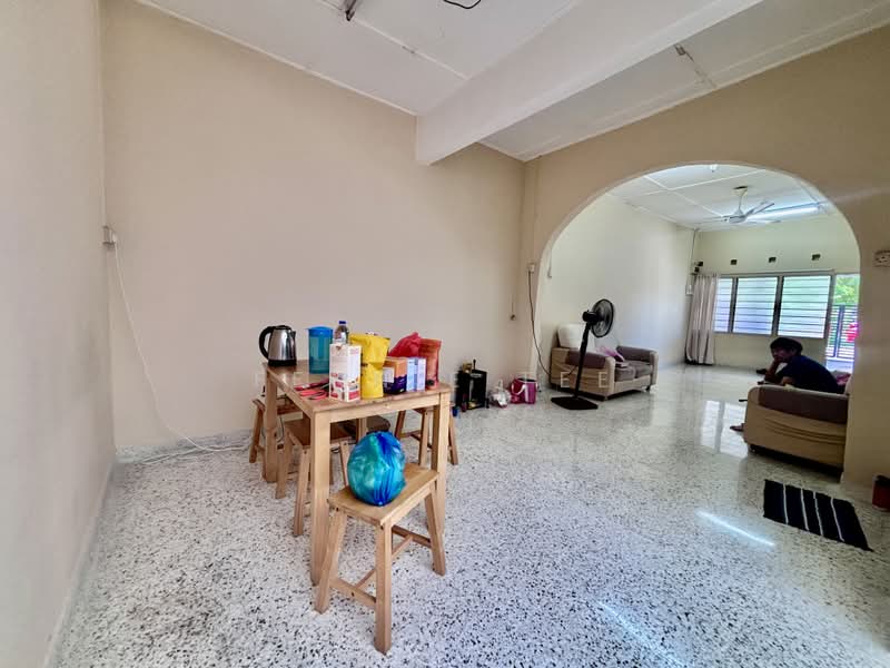 1-storey Terraced House for Sale in Teluk Intan (Perak) - Fennie Tee - Living Room - PropertyGuru.com.my