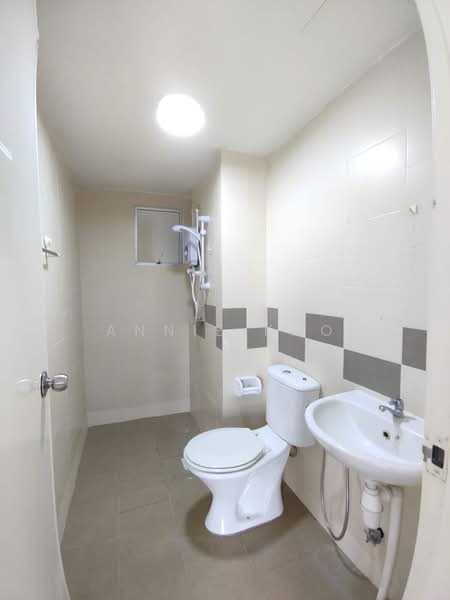Apartment for Rent at Pangsapuri Seri Mutiara - Annie Kho - Bathroom - PropertyGuru.com.my