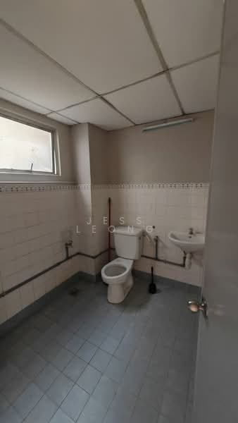 Pangsapuri untuk Disewa di Overseas Union Garden (Taman OUG) - Jess Leong - Bathroom - PropertyGuru.com.my