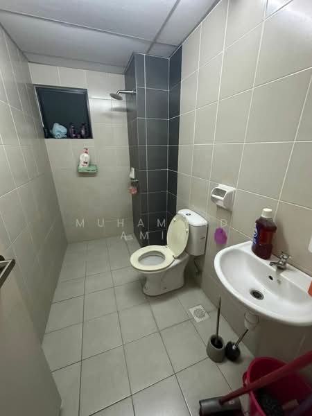 Pangsapuri untuk Disewa di Seruling Apartment - Muhammad Amin - Bathroom - PropertyGuru.com.my