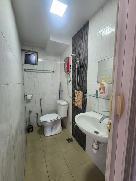 Apartment for Sale at Desa Sri Puteri B - Huan Zhang Lee - Bathroom - PropertyGuru.com.my