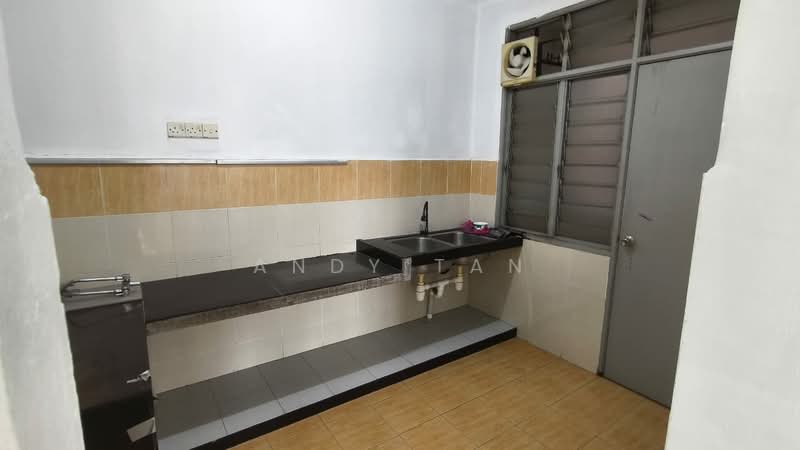 Apartment for Sale at Indah Court Apartment - Andy Tan - Kitchen - PropertyGuru.com.my