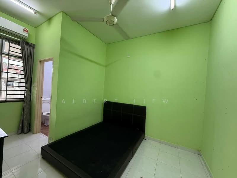 1-storey Terraced House for Sale in Tebrau (Johor) - Albert Liew - Bedroom - PropertyGuru.com.my