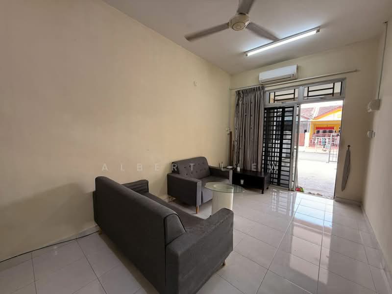 1-storey Terraced House for Sale in Tebrau (Johor) - Albert Liew - Living Room - PropertyGuru.com.my