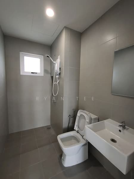Kondominium untuk Disewa di Sofiya Residensi - Ryan Tee - Bathroom - PropertyGuru.com.my