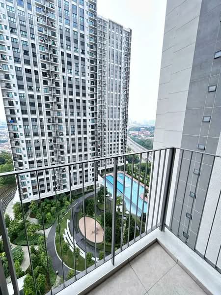 Servis Apartment untuk Dijual di M Oscar - Chan . - Balcony - PropertyGuru.com.my