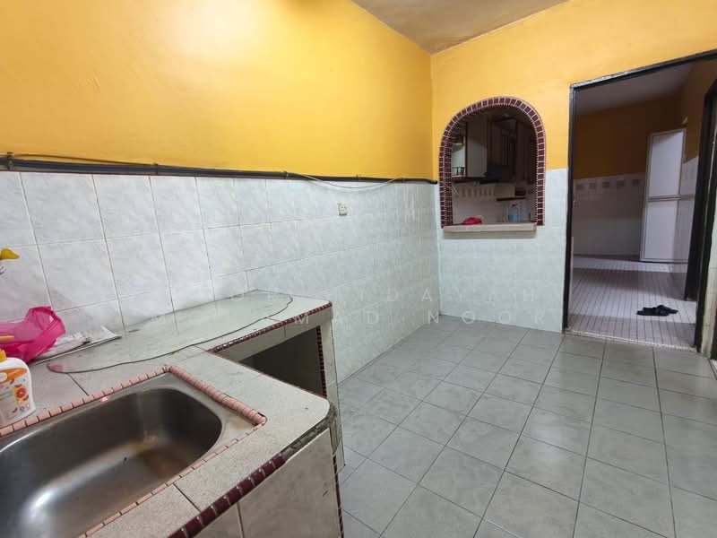 2-storey Terraced House for Sale in Balakong (Selangor) - Noor Hidayah Mohamad Noor - Kitchen - PropertyGuru.com.my