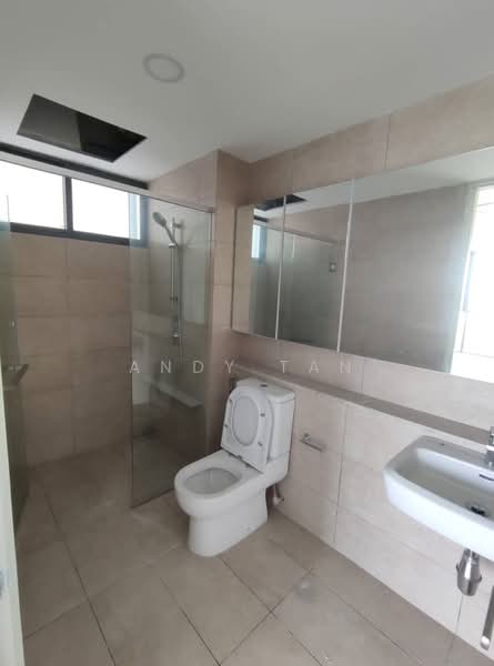 Kondominium untuk Dijual di The WaterEdge (Pinggiran Air) - Andy Tan - Bathroom - PropertyGuru.com.my