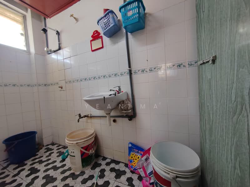 Apartment for Sale at Pinewood Court - Yean Ma - Bathroom - PropertyGuru.com.my