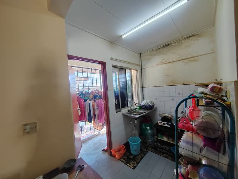 Apartment for Sale at Pinewood Court - Yean Ma - Kitchen - PropertyGuru.com.my