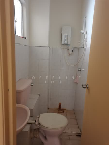 Kondominium untuk Dijual di Danau Idaman - Josephine Loh - Bathroom - PropertyGuru.com.my