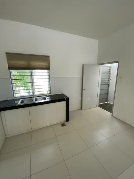 2-storey Terraced House for Rent in Cybersouth (Dengkil) - Pealy Yap - Kitchen - PropertyGuru.com.my