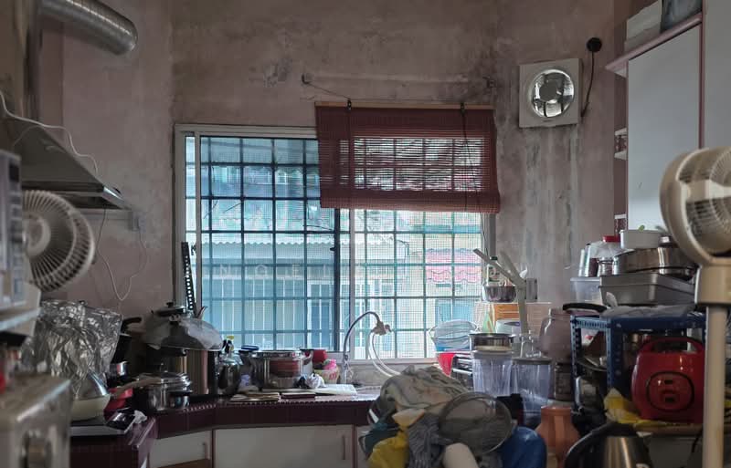 2-storey Terraced House for Sale in SS17 (Subang Jaya) - Angela Looi - Kitchen - PropertyGuru.com.my
