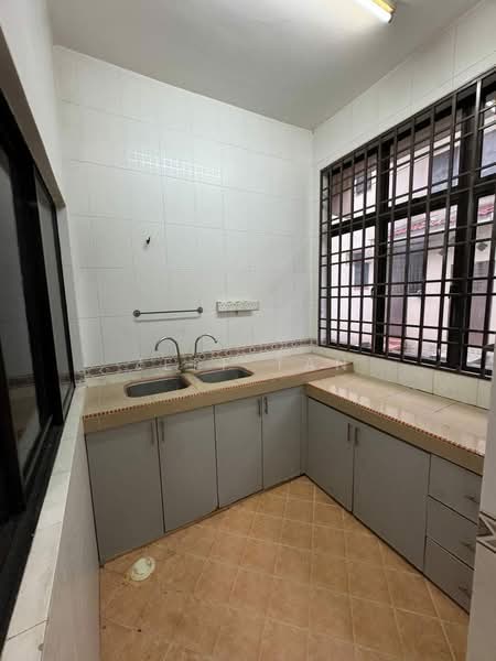 2-storey Terraced House for Sale in Bandar Baru Tambun (Tambun) - Jeff Tan - Kitchen - PropertyGuru.com.my