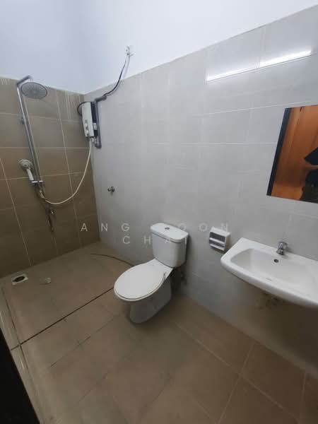 1-storey Terraced House for Rent in Taman Putri Kulai (Kulai) - Ang Boon Chai - Bathroom - PropertyGuru.com.my