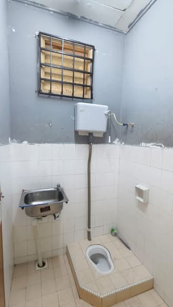 1-storey Terraced House for Sale in Taman Puteri Wangsa (Ulu Tiram) - Andy Tan - Bathroom - PropertyGuru.com.my