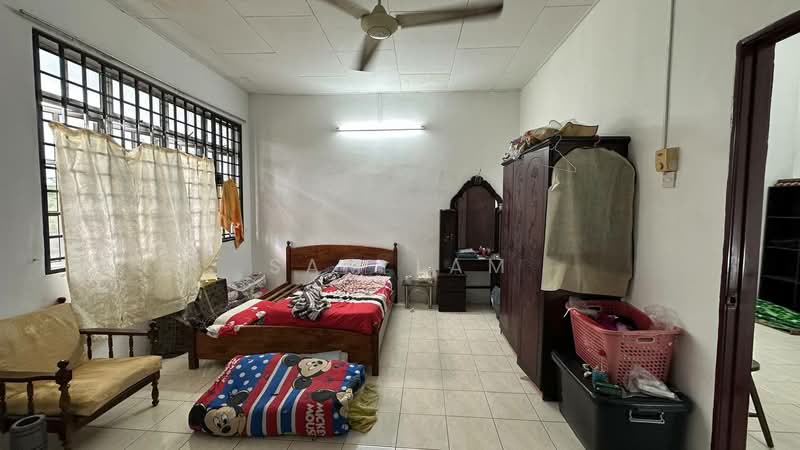 Rumah Teres 2 Tingkat untuk Dijual di Taman Falim (Ipoh) - Sam Lam - Bedroom - PropertyGuru.com.my