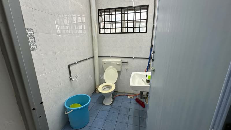 Rumah Teres 2 Tingkat untuk Dijual di Taman Falim (Ipoh) - Sam Lam - Bathroom - PropertyGuru.com.my