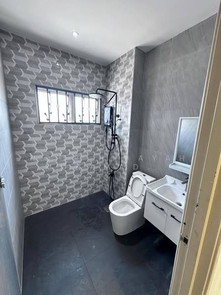 2-storey Terraced House for Sale in Bandar Tasik Puteri (Rawang) - Noor Hidayah Mohamad Noor - Bathroom - PropertyGuru.com.my