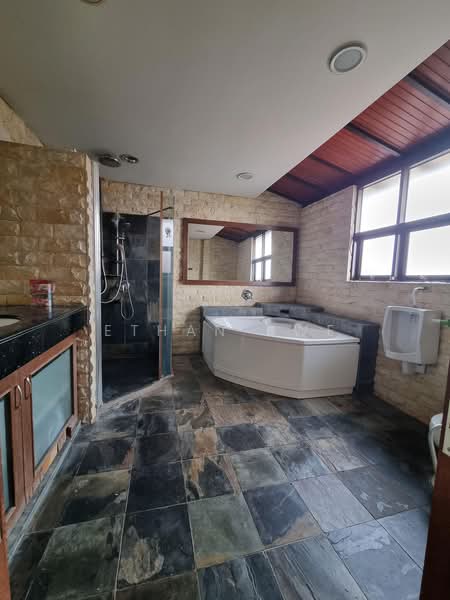 Semi-Detached House for Sale in Sungai Buloh (Selangor) - Ethan Swe - Bathroom - PropertyGuru.com.my