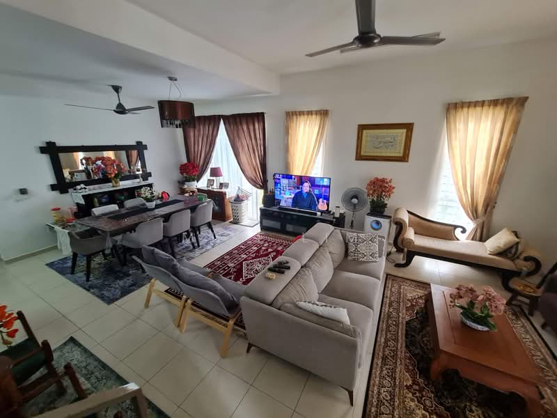 Rumah Teres 2 Tingkat untuk Dijual di Semenyih (Selangor) - Mike Lim - Living Room - PropertyGuru.com.my