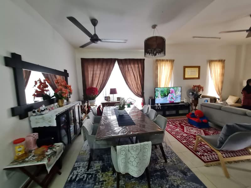 Rumah Teres 2 Tingkat untuk Dijual di Semenyih (Selangor) - Mike Lim - Living Room - PropertyGuru.com.my