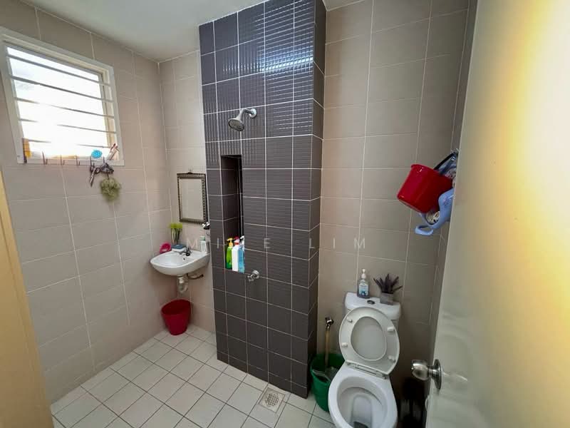 Rumah Teres 2 Tingkat untuk Dijual di Semenyih (Selangor) - Mike Lim - Bathroom - PropertyGuru.com.my