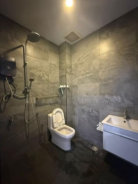 1-storey Terraced House for Sale in Gelang Patah (Johor) - Albert Liew - Bathroom - PropertyGuru.com.my