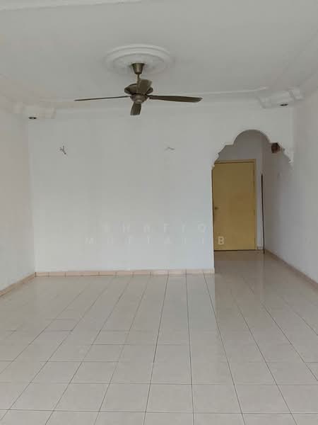 Apartment for Rent at Pangsapuri Bayu Suria (Summerfields Apartments) - Shafiq Muttalib - Living Room - PropertyGuru.com.my