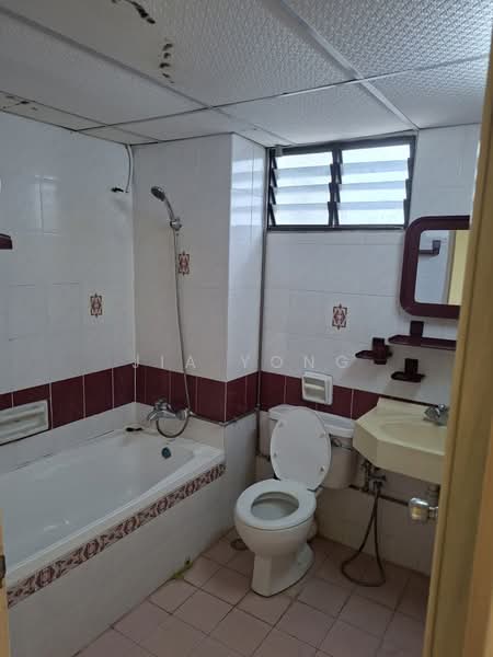 Kondominium untuk Disewa di Sunny Ville Condominium - Jia Yong - Bathroom - PropertyGuru.com.my