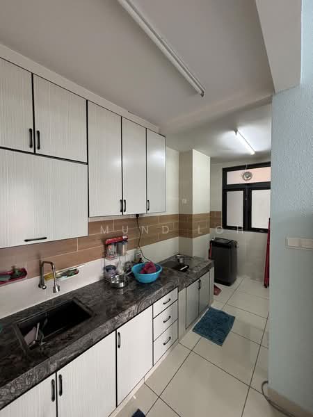 Service Residence for Sale at 8Scape Residence @ Sutera - Edmund Loh - Kitchen - PropertyGuru.com.my