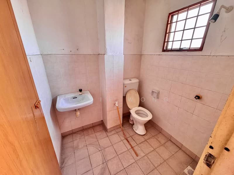2-storey Terraced House for Sale in Taman Desa Mas (Rawang) - Jessie Wong - Bathroom - PropertyGuru.com.my