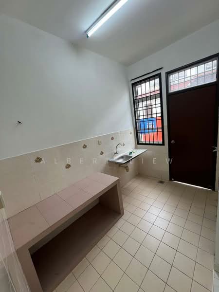 2-storey Terraced House for Sale in Tebrau (Johor) - Albert Liew - Kitchen - PropertyGuru.com.my