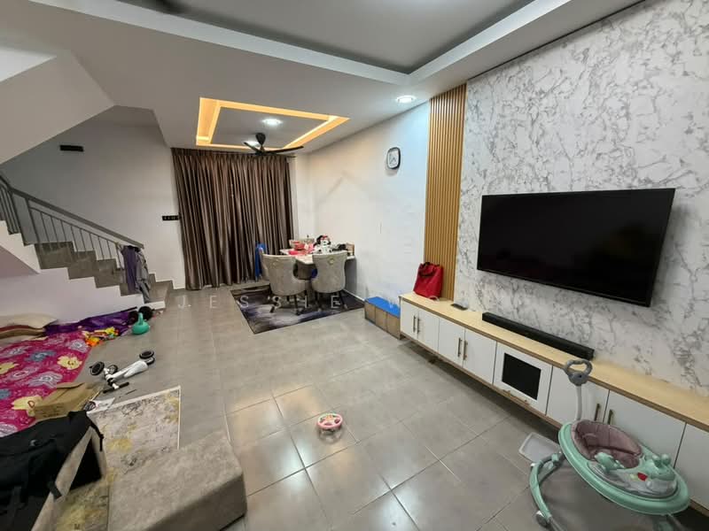 Rumah Teres untuk Dijual di Taman Kundang Jaya (Rawang) - Jessie Wong - Living Room - PropertyGuru.com.my