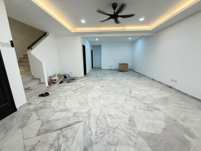 Terraced House for Sale in Bandar Country Homes (Rawang) - Jessie Wong - Living Room - PropertyGuru.com.my