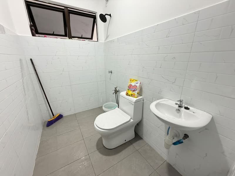 Terraced House for Sale in Bandar Country Homes (Rawang) - Jessie Wong - Bathroom - PropertyGuru.com.my