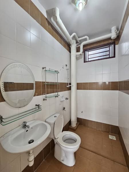 Apartment for Sale at Kipark Apartment - Zoey Lee - Bathroom - PropertyGuru.com.my