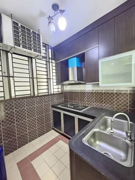 Apartment for Sale at Kipark Apartment - Zoey Lee - Kitchen - PropertyGuru.com.my