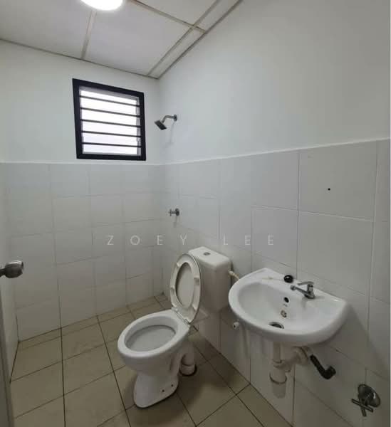 Pangsapuri untuk Dijual di Denai Nusantara Apartment - Zoey Lee - Bathroom - PropertyGuru.com.my