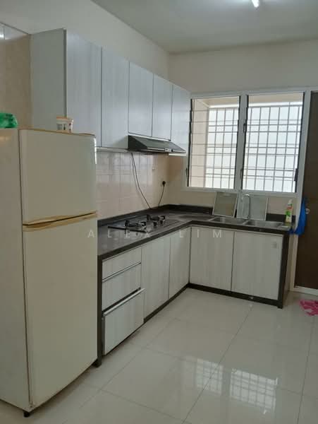 Kondominium untuk Disewa di Gurney Park Condominium - Alex Lim - Kitchen - PropertyGuru.com.my