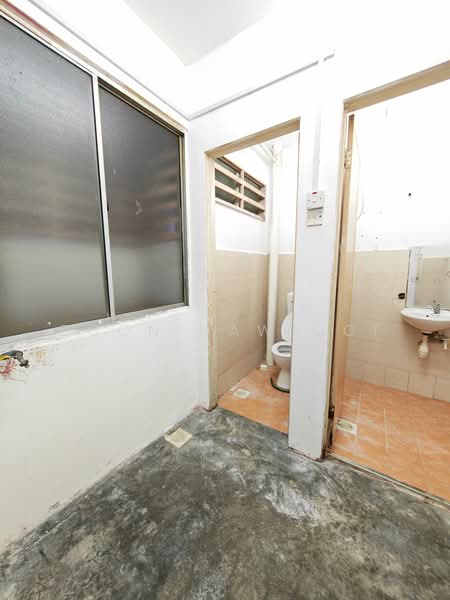 Rumah Flat untuk Disewa di Taman Perwira Indah - Boon Haw Ooi - Bathroom - PropertyGuru.com.my
